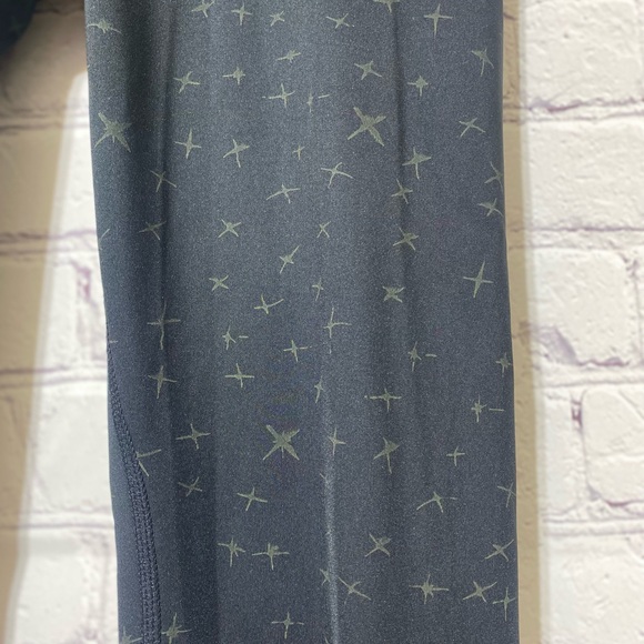 AR-33 black leggings with design - Picture 4 of 8